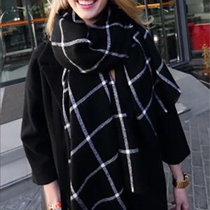 Black & White Blanket/Scarf